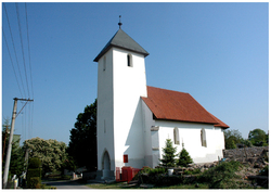 Románsko-gotický kostolík v Bare